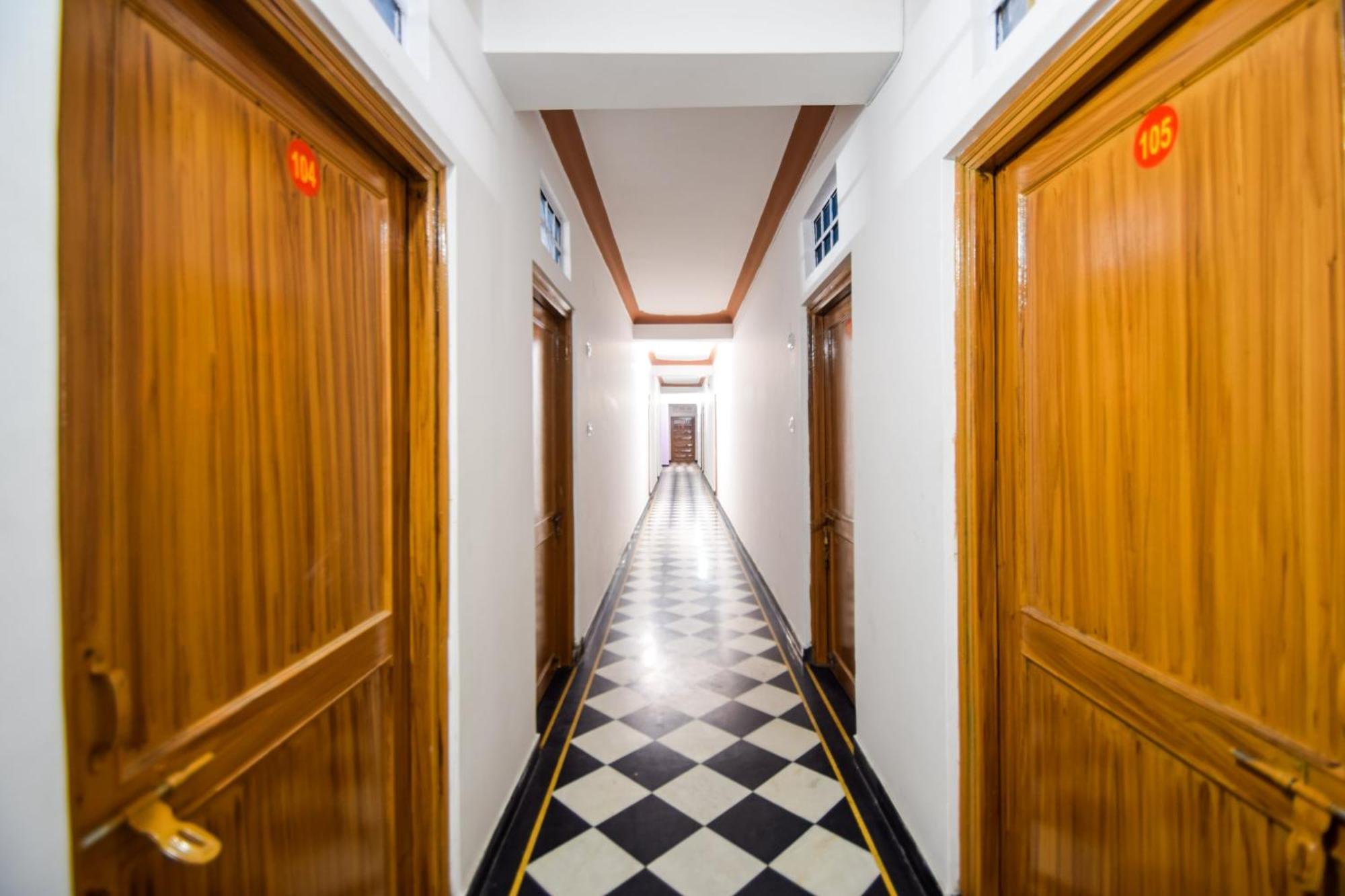 Hotel O Vip Udaipur Esterno foto